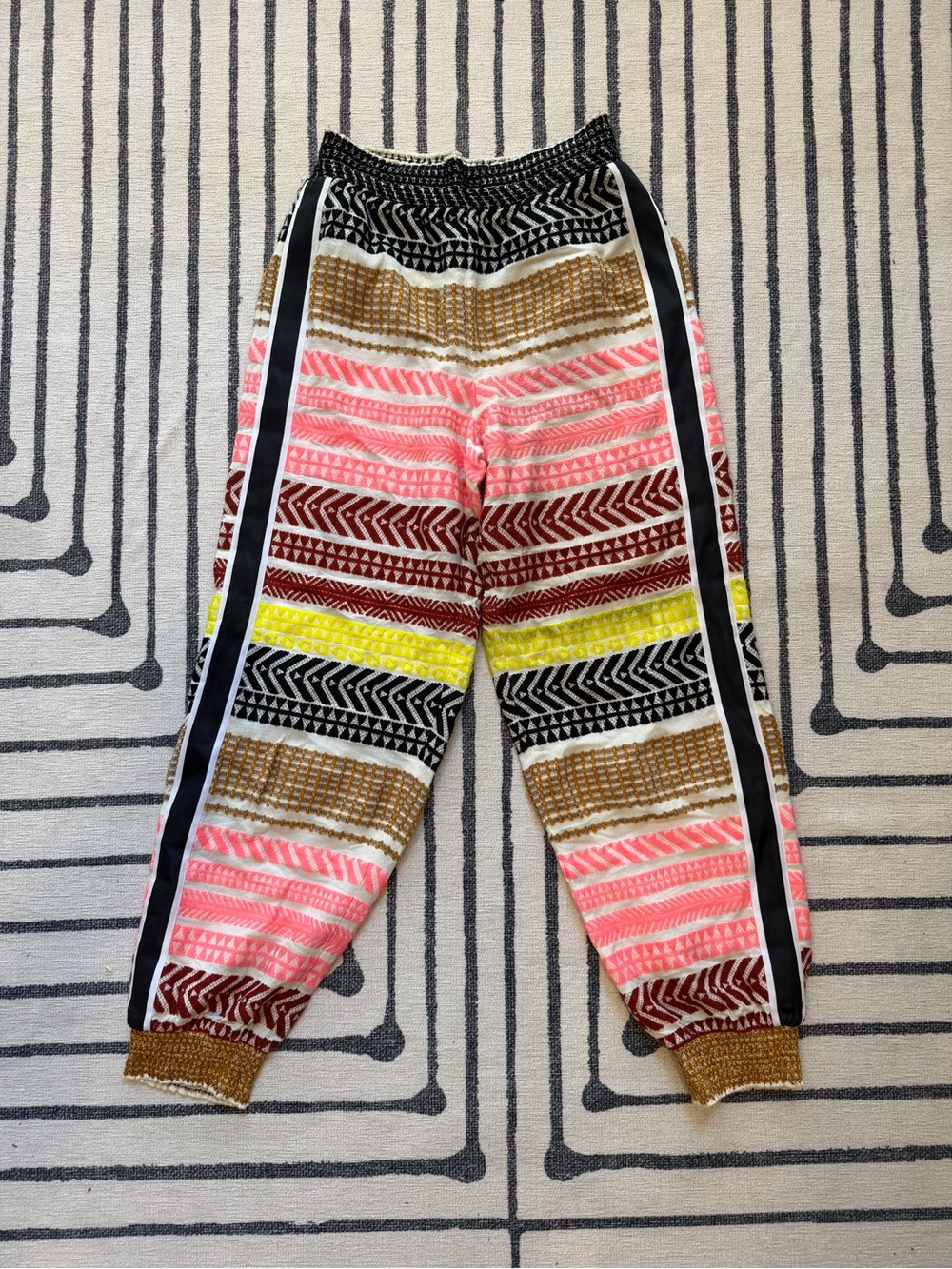 Alice + Olivia Black and Cream Textured Knit pants